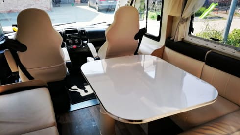 De Kemper – Mc Louis 822 integral - 4 to 6 persons (2017)