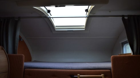 Beautiful complete and very neat 4-person camper (Fiat Ducato Bürstner)