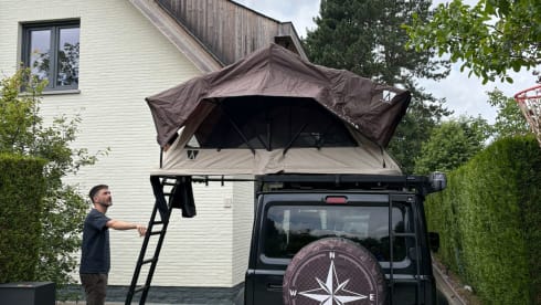 Suzuki Jimny with roof tent