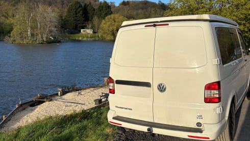 Betty Blu – Volkswagen campervan met 4 slaapplaatsen uit 2014