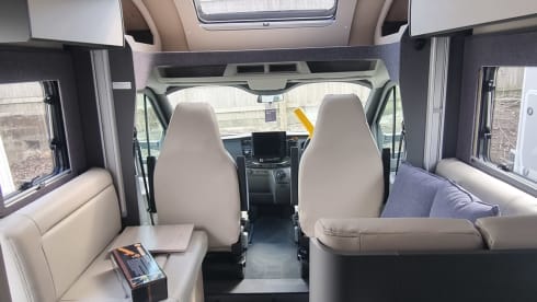 Betty Sue – Auto-Trail F70
