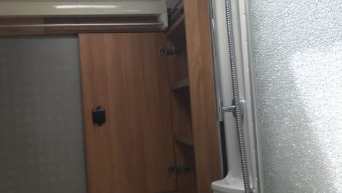 Lovely compact 2-person camper