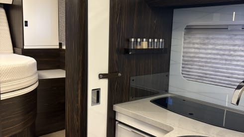 4p Bürstner i695G integrated from 2016