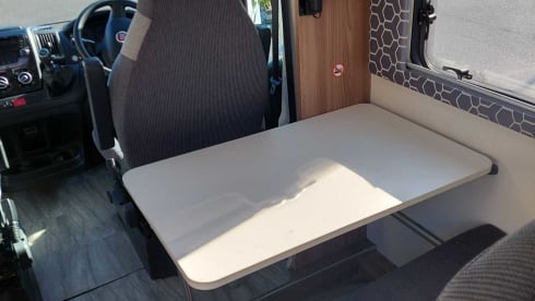Swift Escape 664
