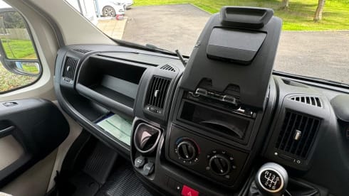 6 berth Sun Living A49DP