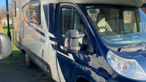 Swift  – 5 berth Swift bus from 2014,insurance,included