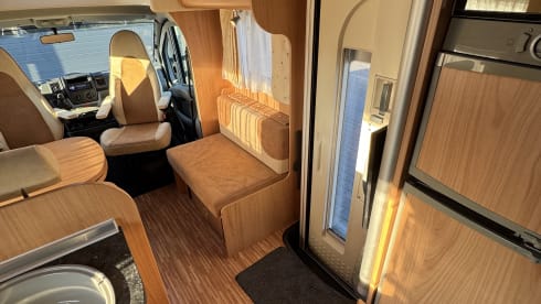 Fijne Bürstner camper voor 4 personen