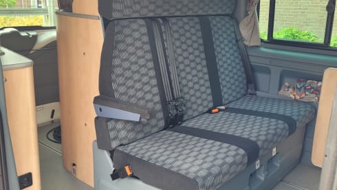4p Ford campervan uit 2010