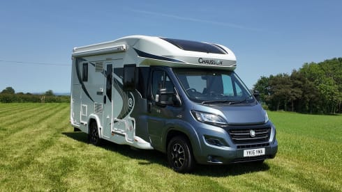 Geräumiges Wohnmobil mit 4 Schlafplätzen – unter 7 m
