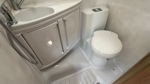 6 berth Swift Escape 696