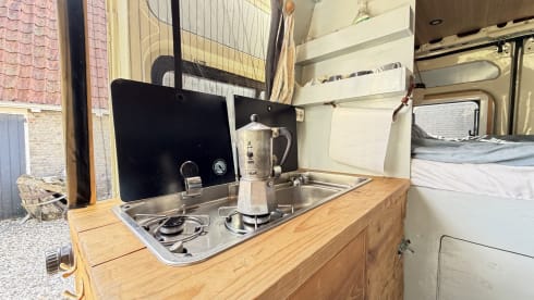 2p Peugeot bus uit 2011 voor een actieve vakantie