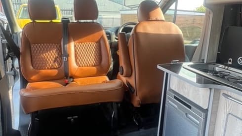 4 berth Renault Trafic campervan from 2015