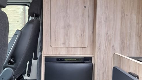 MH21 – 2 Berth Campervan/Motorhome - Fully equipped for your next Adventure