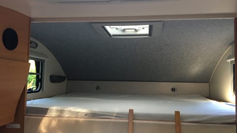 Nice walk with spacious 4-person camper