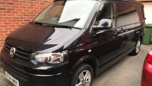 VW T5 Campervan for Hire (LWB, Solar Panel, Diesel Heater)