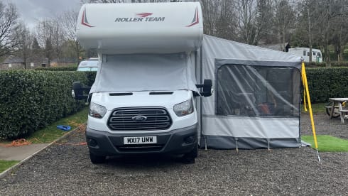 Rascals – 6 berth sun living by adria