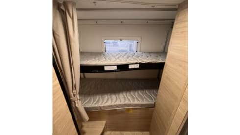 Chausson spacieuse avec boîte automatique, idéale pour les familles