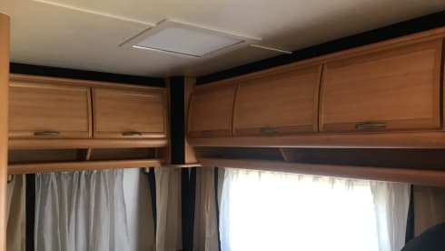 3 people LMC semi-integrated from 2001 for a wonderful holiday