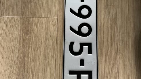 2p Volkswagen campervan