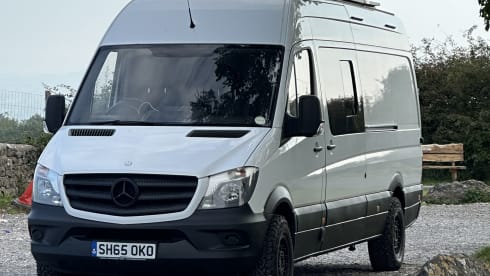 Fully off-grid Mercedes Sprinter conversion with offroad tyres