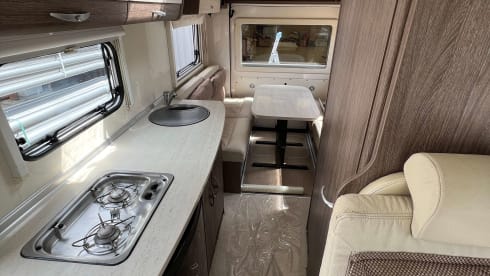 Burt – 4-Bett-Boot, Bürstner, teilintegriert ab 2015