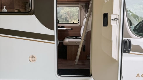 6 Berth Fiat Alcove 2020