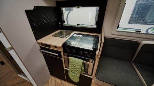 George – 5* 4 berth Chausson 650 Etape Brand new 2024