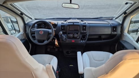 C39 – 4p Adria Mobil semi-integrated from 2020