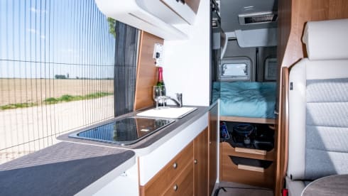 The Black Pearl – Campervan "VANTourer 630L"