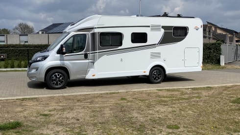 Carado T448 – Carado T448 semi-integrated