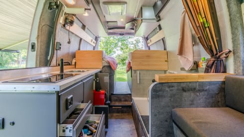 ORBIS – 2p Renault bus from 2018 Travel case built for convenience. none like this