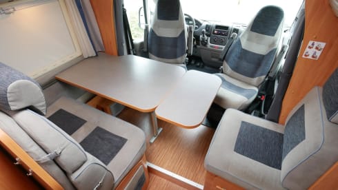 Experience our 5-person Adria Carol travel buddy from 2010