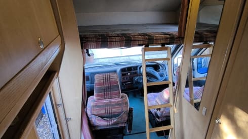 Zolu – Swift semi-integrale camper met 4 slaapplaatsen, gebouwd in 1998.