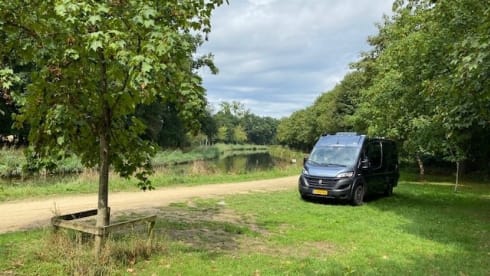Bus camper PÖSSL, 2 length beds, 2 seats