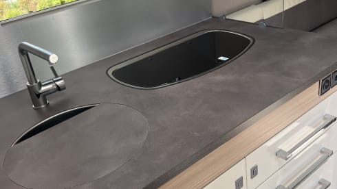 Florium – Luxury camper for 2 people (2020) from the Fleurette class segment!