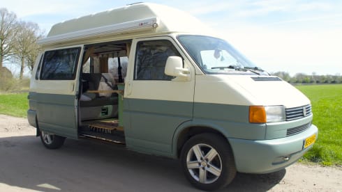 Wally – 4p Volkswagen bus uit 1995
