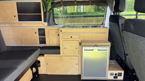 L-585-LJ – 4p Fixxter campervan from 2021