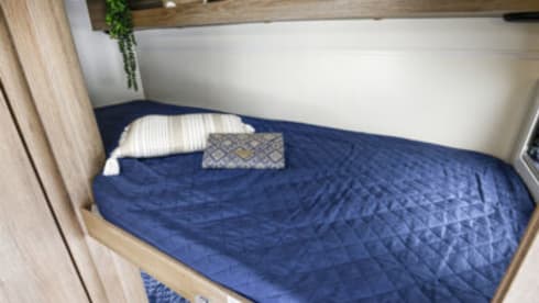 Ocean – 6 berth Roller Team  Auto