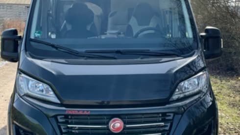 Vany – Fully equipped self-sufficient van