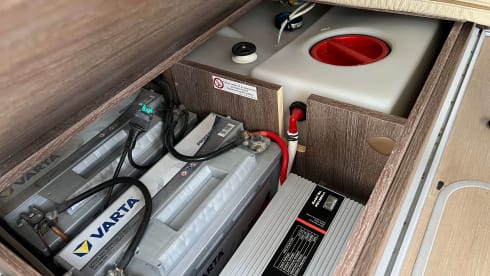 Burt – 4-Bett-Boot, Bürstner, teilintegriert ab 2015