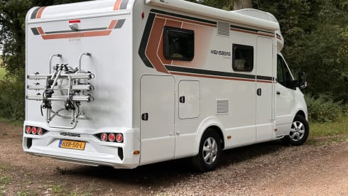 Nice 4-person camper from 2023
