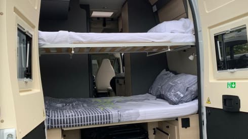 Fully Equipped Dreamer Five Camper – Sleeps 5 – Ideal for Road Trips