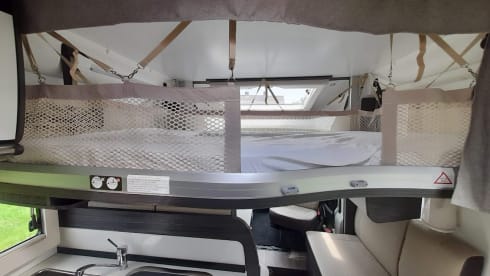 Spacious 5-person mobile home Benimar Mileo 263, from 2021