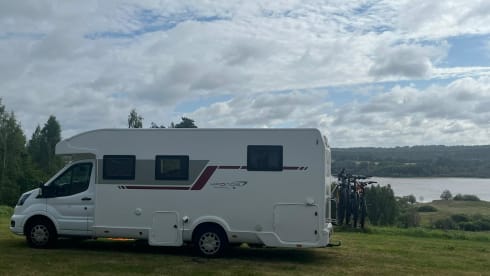 Luxury 4p Ford Kronos Roller Team 2021 for rent – Travel in comfort!