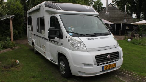 3p Knaus semi-integrated from 2010, Van TI 600 ME, 130 Multijet camper