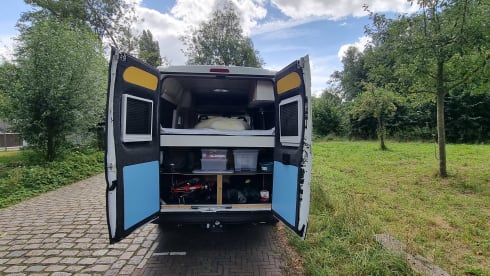 2p Peugeot bus from 2018