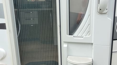 Mijn trots – Spacious 4 person Fiat Ducato Elnagh de luxe semi-integral built in 2016