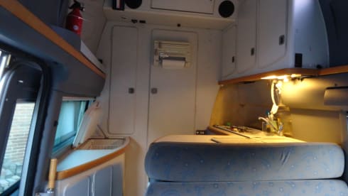 James Cook – Nice 4-person camper van: Adventure with comfort