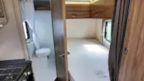 EDGE 464 VLY – 4-Berth Motorhome | Unlimited Miles | Pet Friendly | EU Travel Allowed