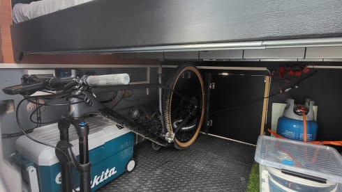 2p Volkswagen campervan uit 2008